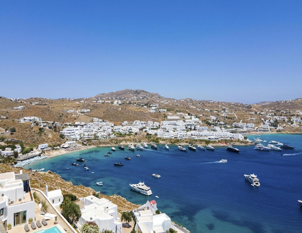Unique Cycladic Villa With Pool
