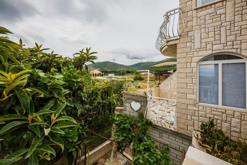A1 - apt w. the sea View, two Terraces and Garden view 5
