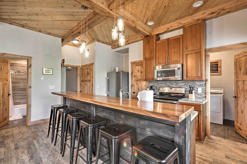 Modern Main Street Apt - Near Outdoor Recreation!