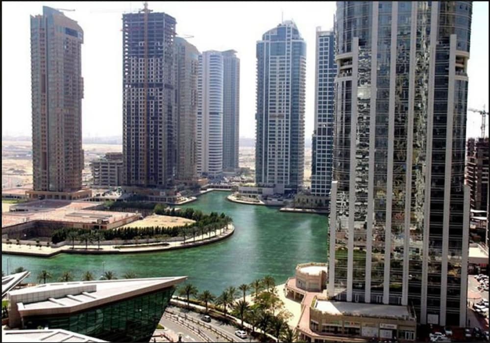 Beautiful 1Bedroom apartment Near Metro