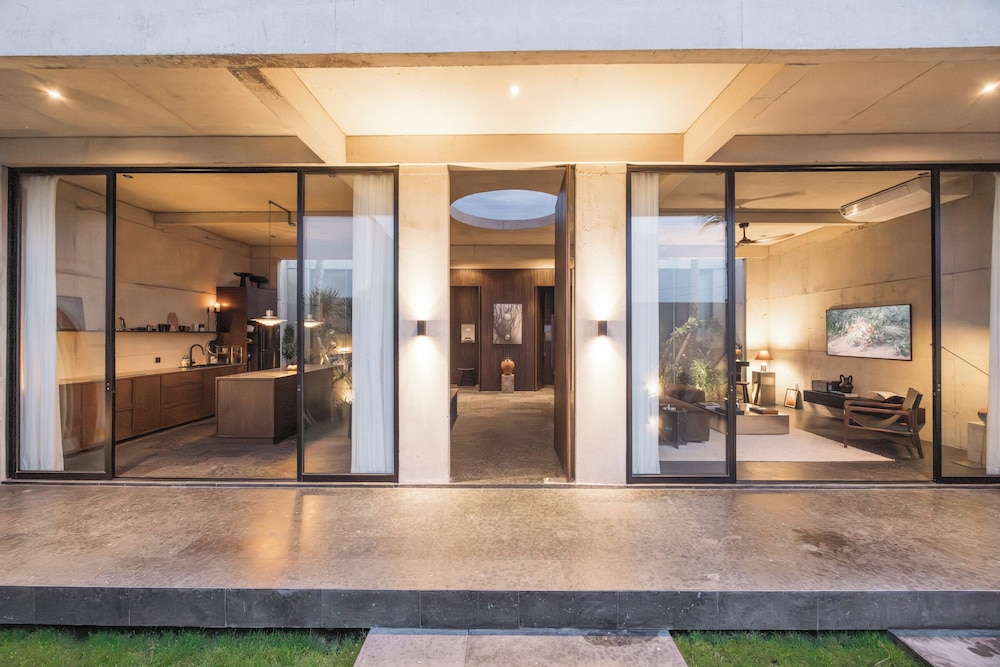 Villa Mor by Alfred in Bali