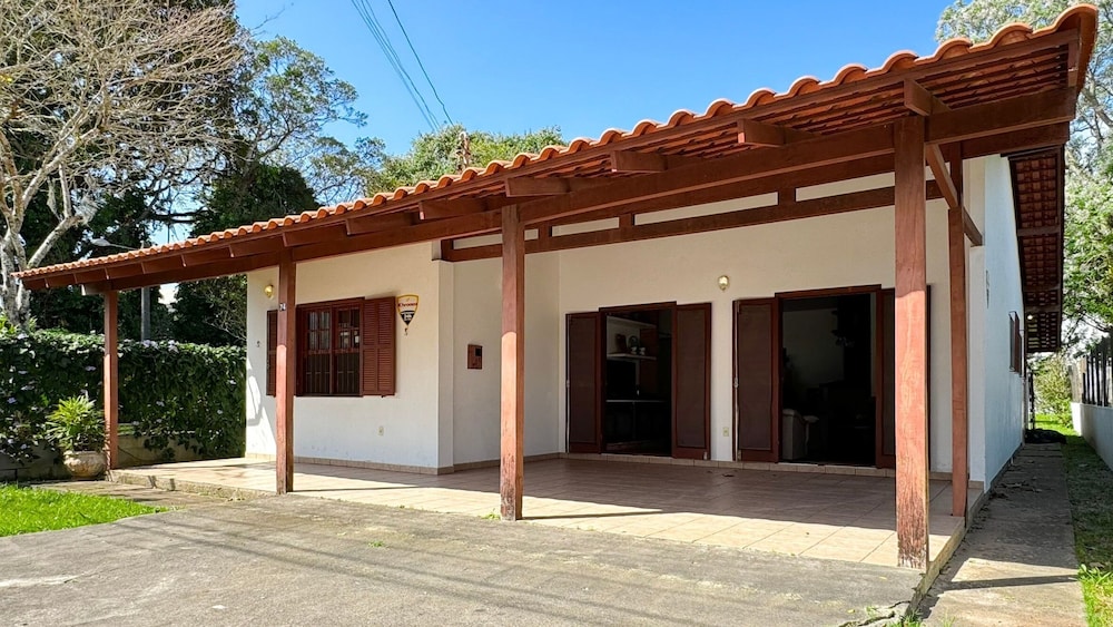 Casa Aconchegante a 100 metros da praia