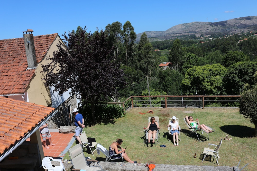 Beautiful 2/3-bed Villa in Freixieiro de Soutelo view 5