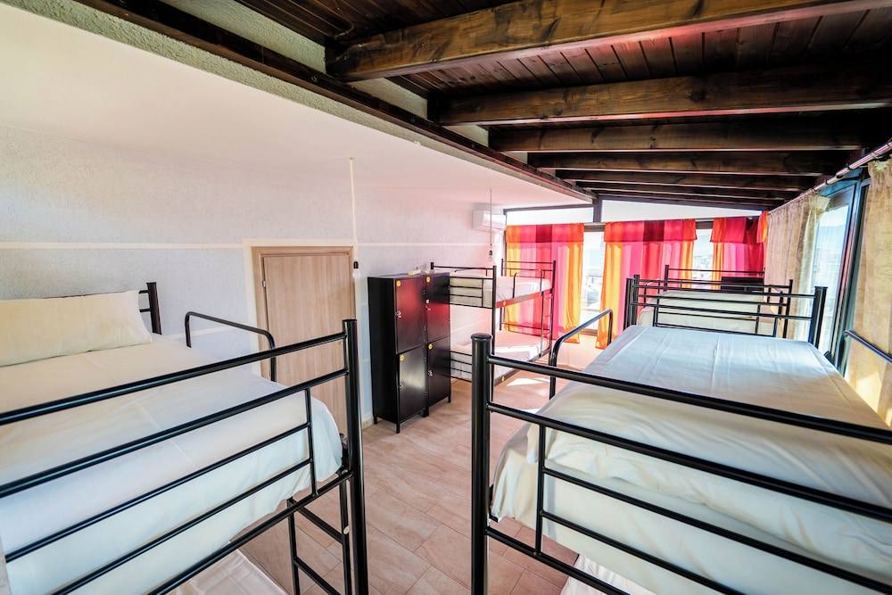 Lazy Roo Hostel Saranda