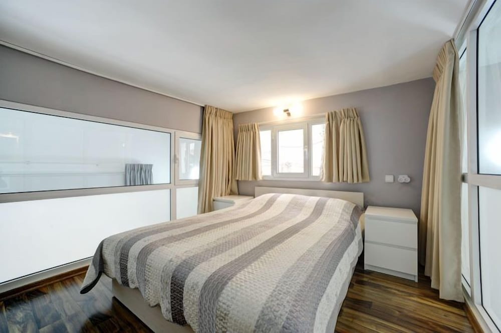 Sea Suites Apartments