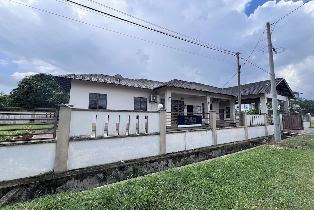 Nurbayu Villa (3 and 4 bedroom Villa) Kemaman