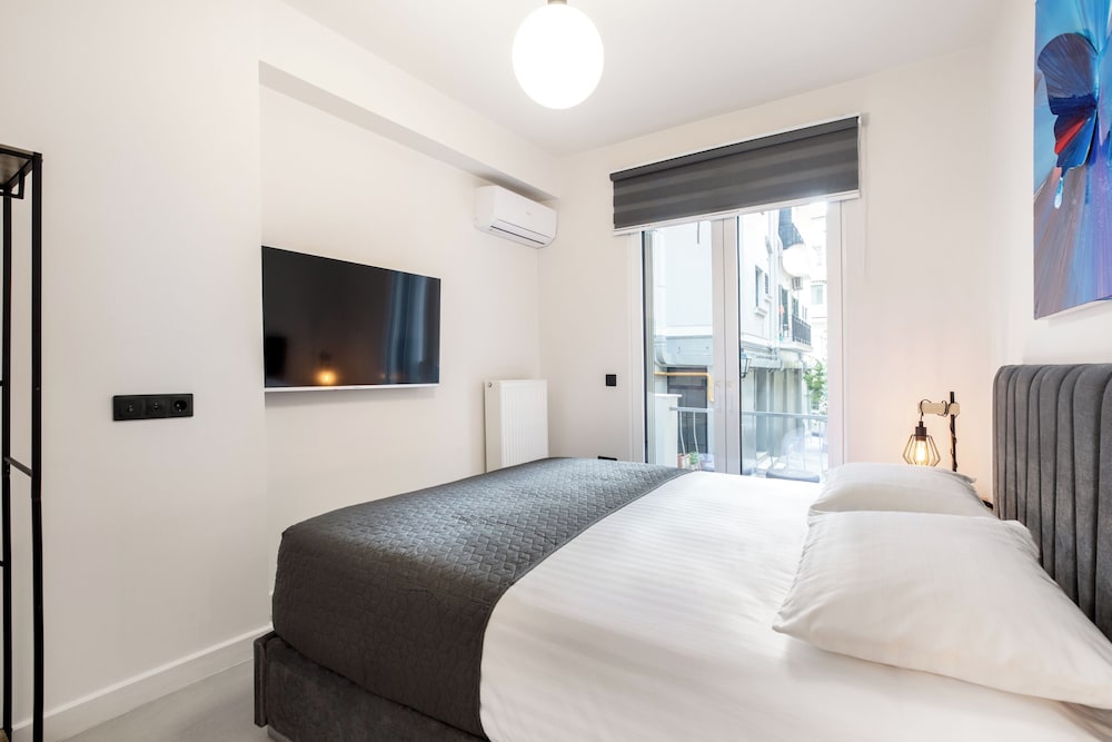 Plaka Clio Apartment by A&A Residencies