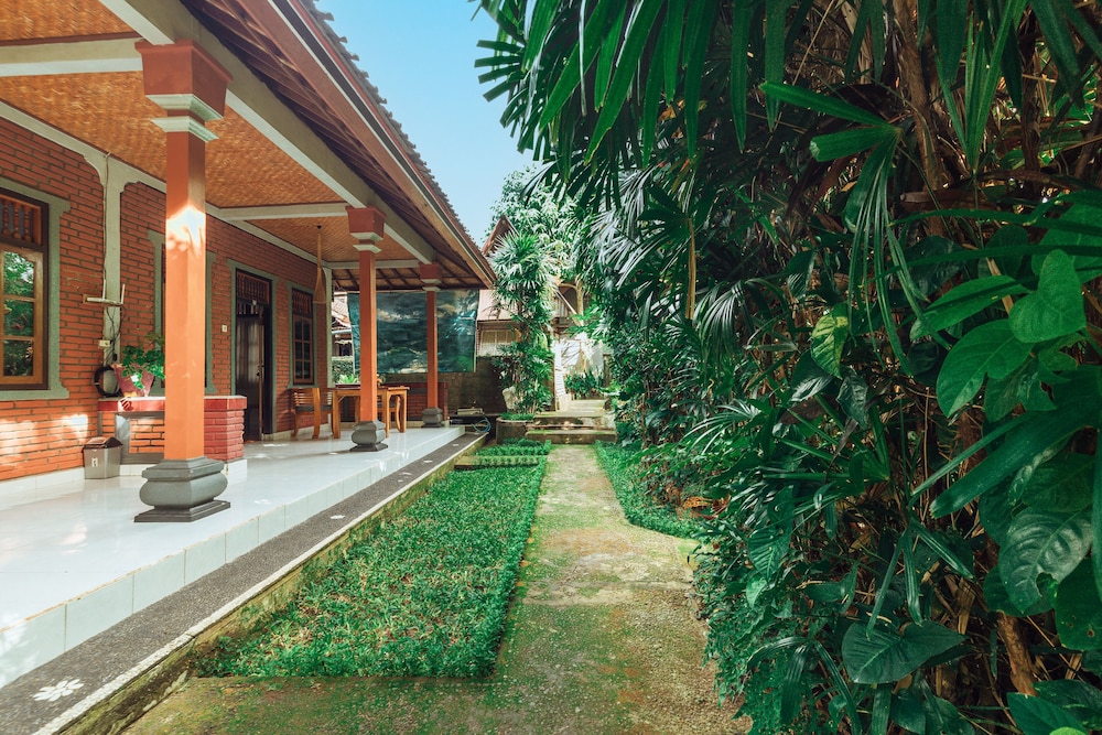 Suastika Lodge