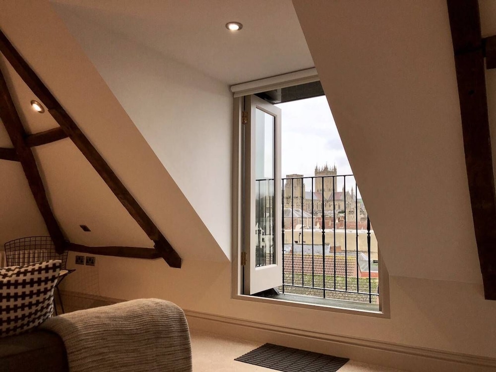 Stylish Wells Penthouse With Cathedral Views view 2