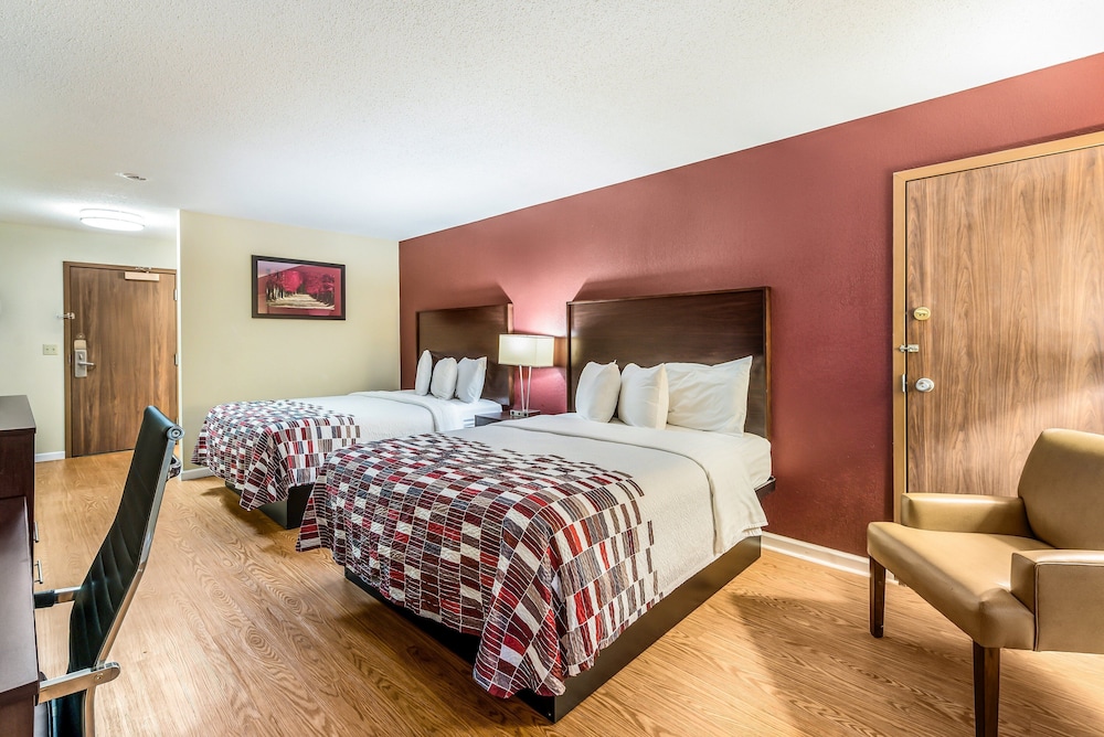 Red Roof Inn  Suites Wapakoneta - Property Image 26