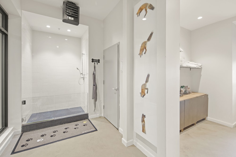 Global Luxury Suites at Reston - Property Image 11
