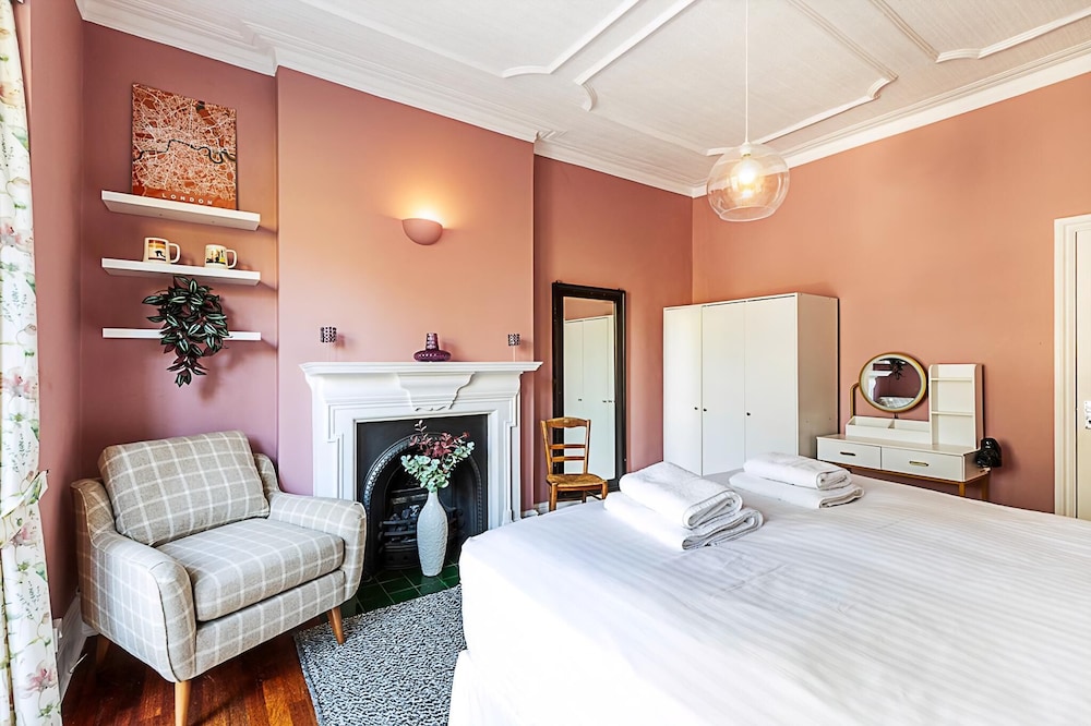 Chic Garden Flat in Leafy Ealing