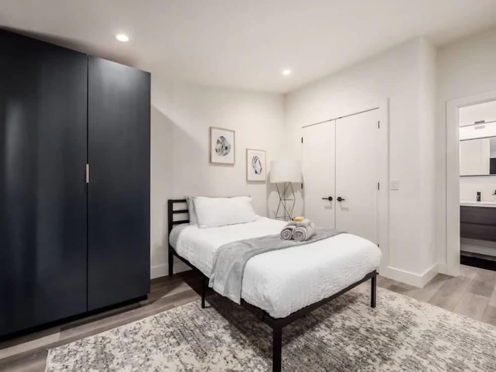 Stylish Getaway -columbus-3 Bedroom Masterpiece