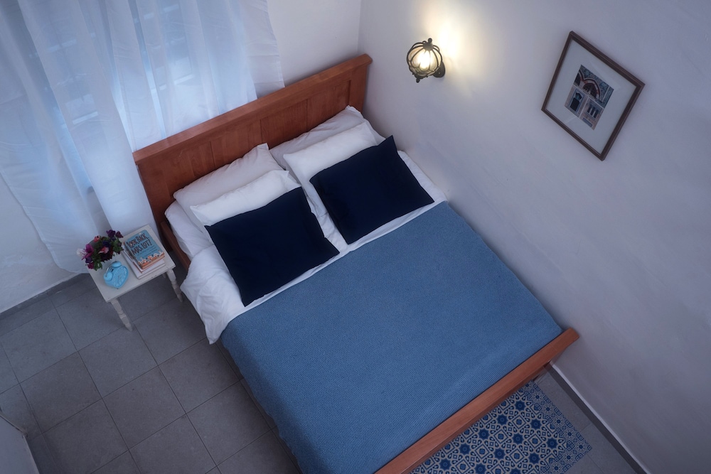 Allenby 2 Bed & Breakfast