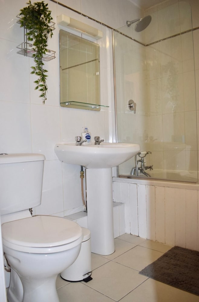 2 Bedroom Apartment Beside Merrion Square