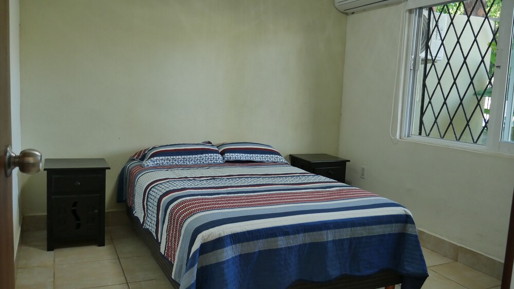 Casa Mister Ken pie de playa Los Cocos view 2