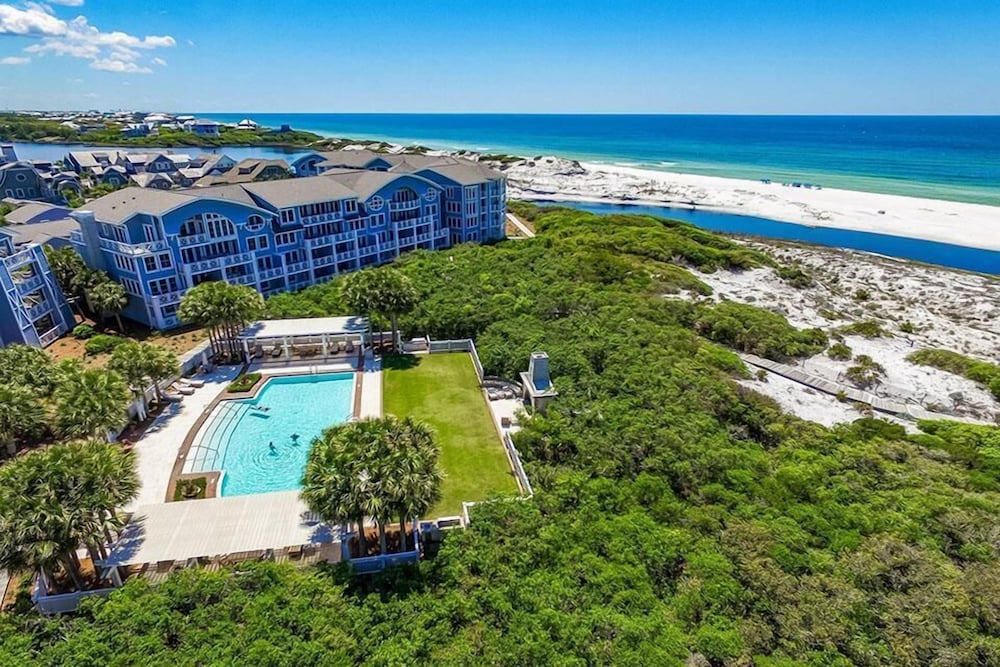 At the Waters Edge 4 Bd Holiday Home by Five Star Properties