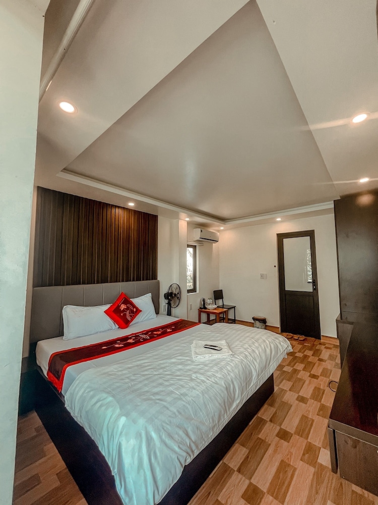 Le Pont Bungalow Hostel