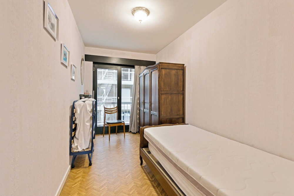 Apartment With 2 Rooms and Terrace