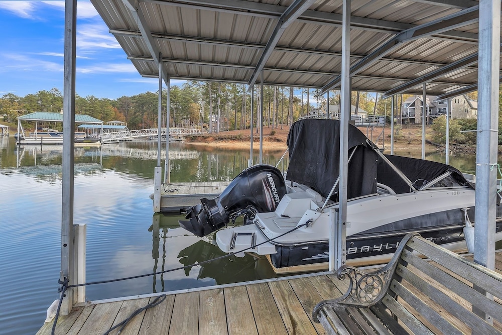 Lux Lake House W/pool & Dock On Deep Water Cove! 4 Bedroom Home
