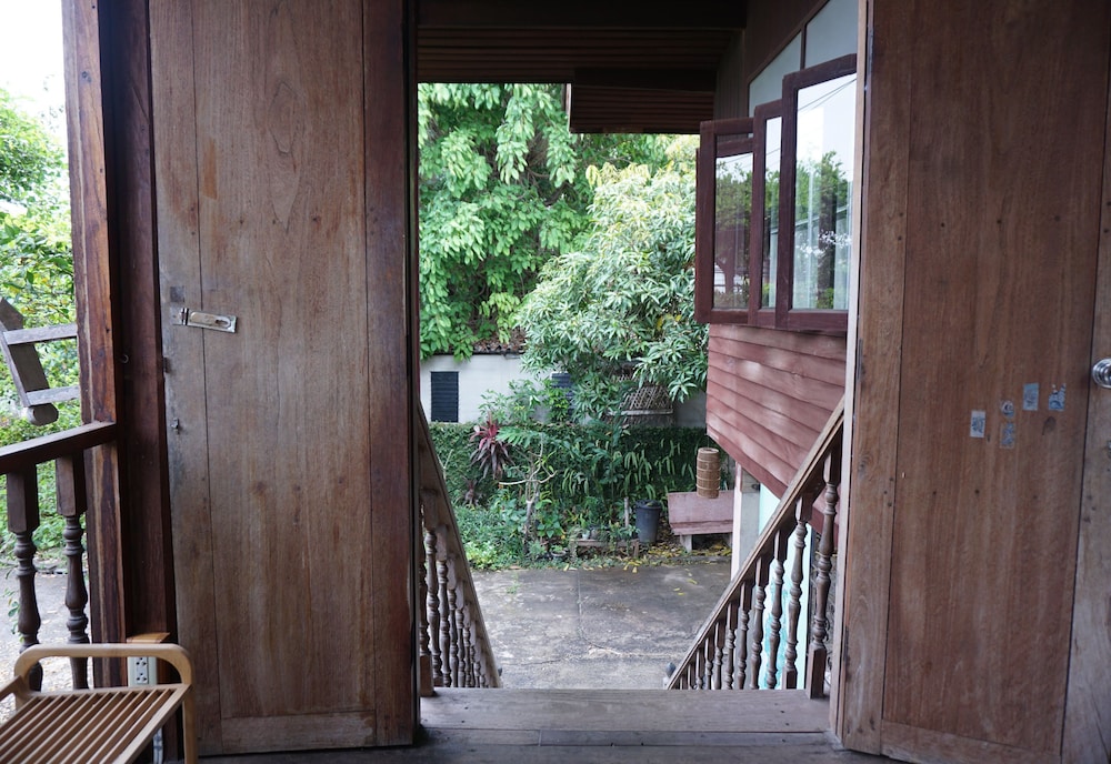Kaampuju Cafe and Rooms