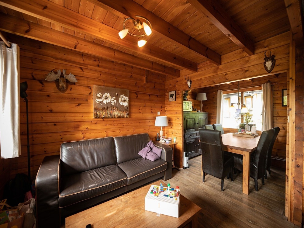 Forestside Chalet With Charm