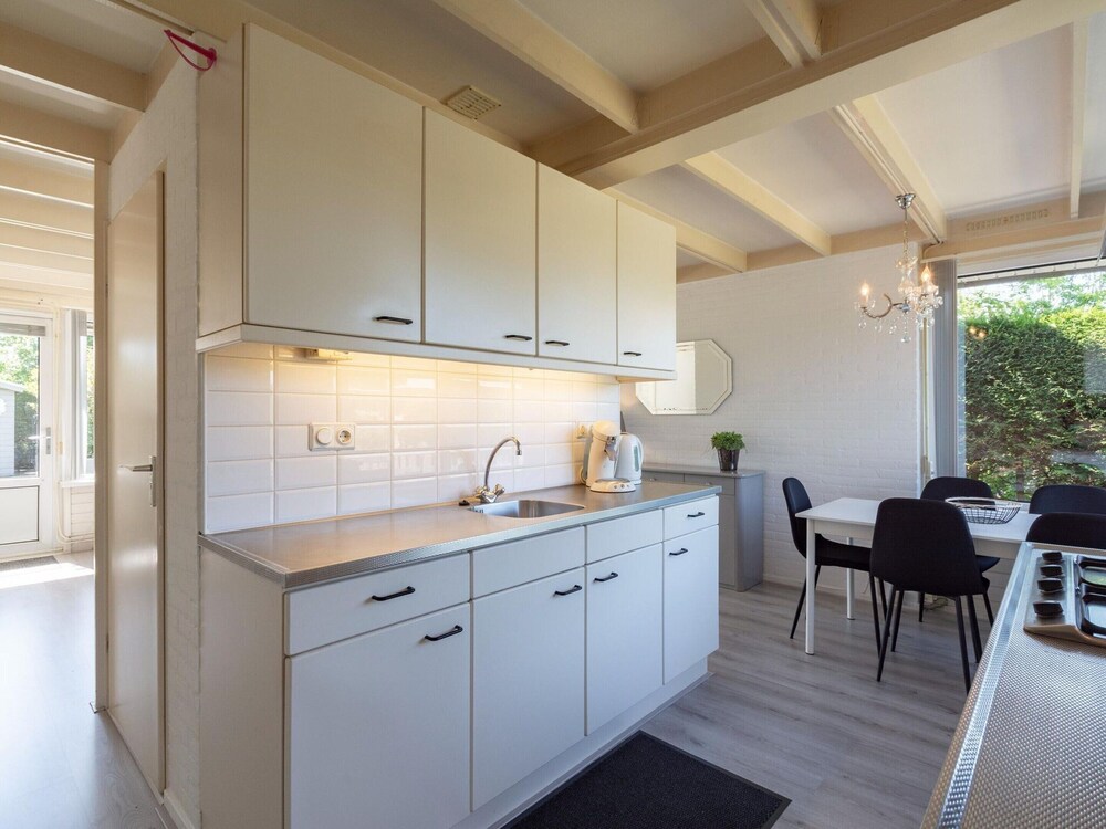 Welcoming Bungalow With Garden
