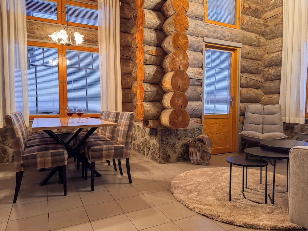 Sielikkö Aurora Log Villas