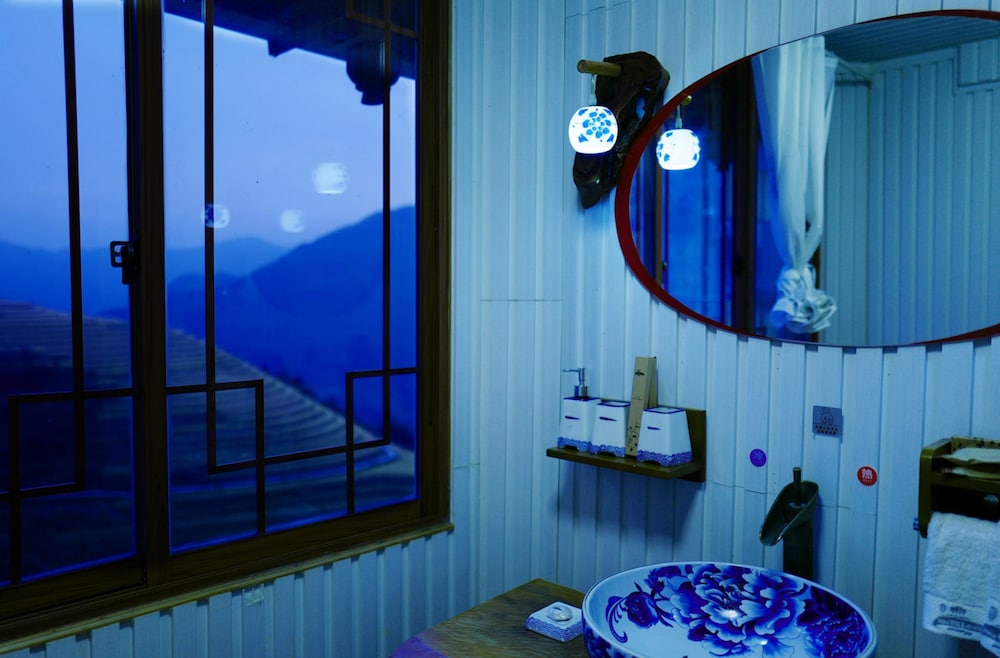 Longji One Art Inn