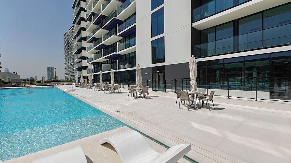 Vogue | Binghatti Corner JVC-7mins Sky Dubai 3 mins Cirle Mall Brand New
