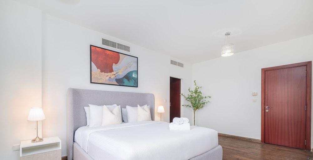 LUX The Murjan Sea View Suite 2
