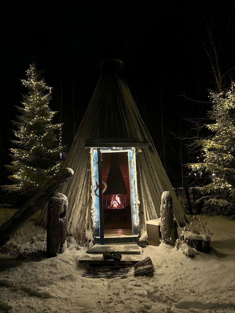 Shaman Village - Resort & Glass Igloos