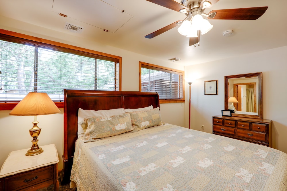 Payson Vacations - Rustic Pine Retreat w/ Fenced 1-acre Yard - Property Image 2