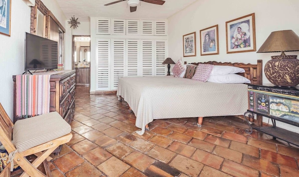 Ocean View 2Br Condo-balcony-beach-pool - 908