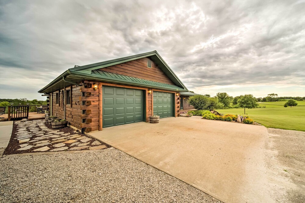 Rustic Keosauqua Gem: Fire Pit & Lake Sugema Views view 4