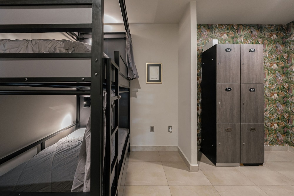 Shared Room Men Low bed — Mexico City