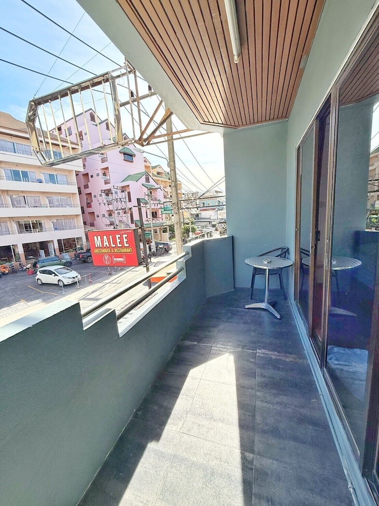 Malee Guesthouse & Restaurant