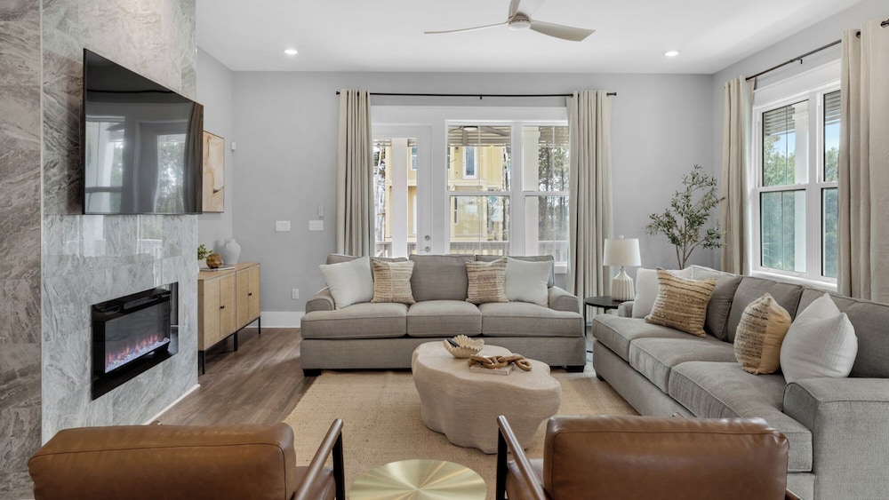 Inlet Beach Retreat With Rooftop Views, 4 Bikes + Free Attraction Tickets!