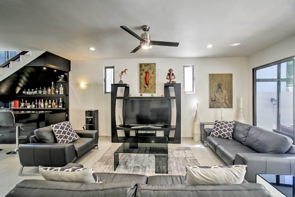Luxe Playa Del Carmen Home w/ Pool - Walk to Beach view 4