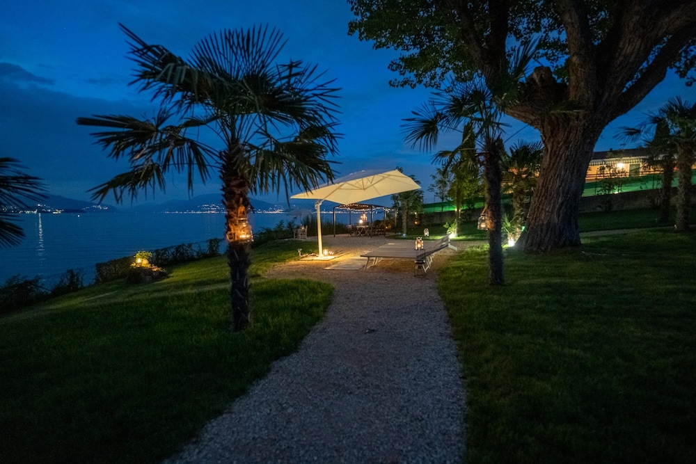 Charming Green and Blue Villa by Wonderful Italy