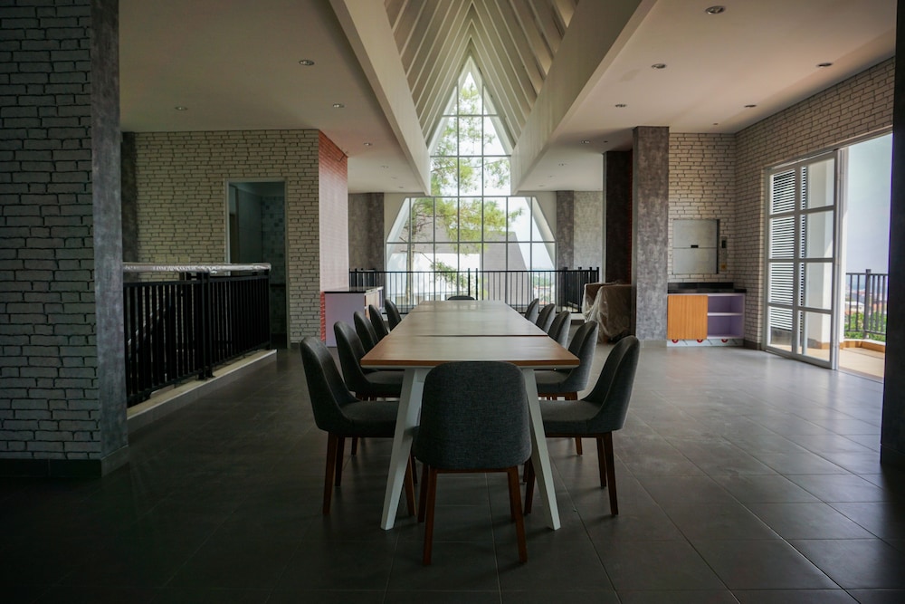 meeting & event spaces