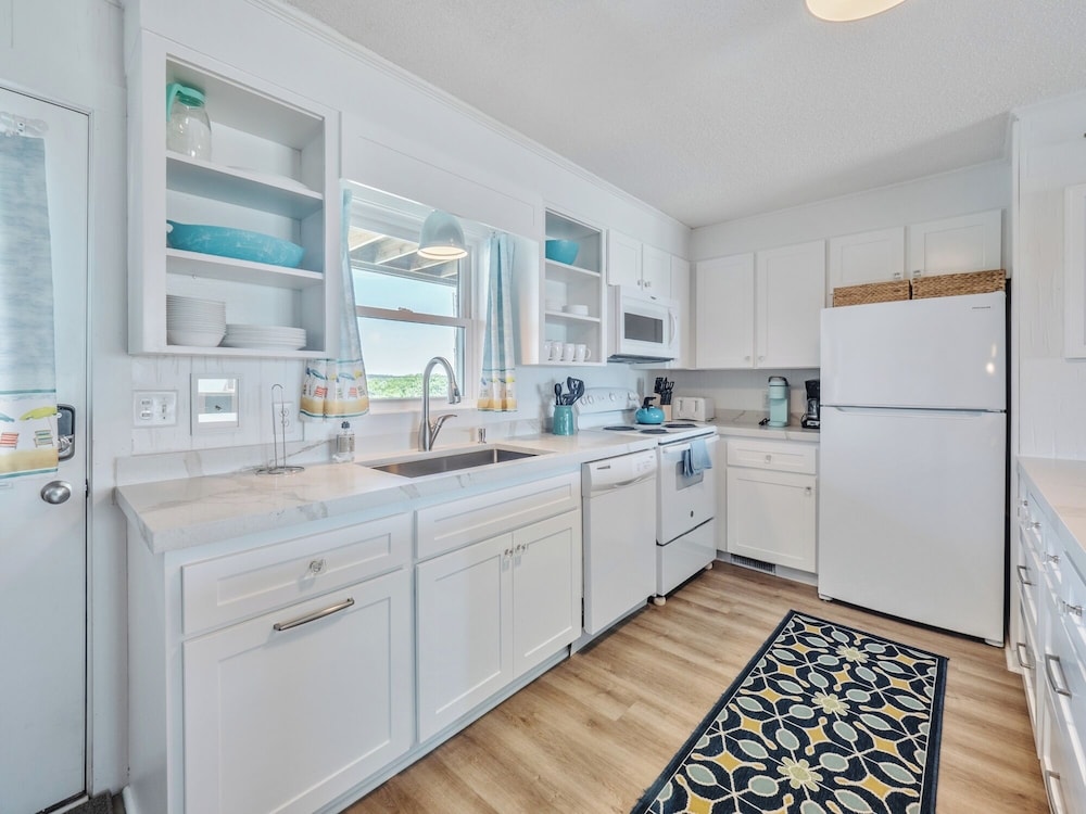 Walking on Sunshine by Topsail Realty