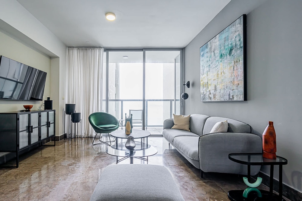 w Comfy 1BR w Fantastic Balcony in YOO