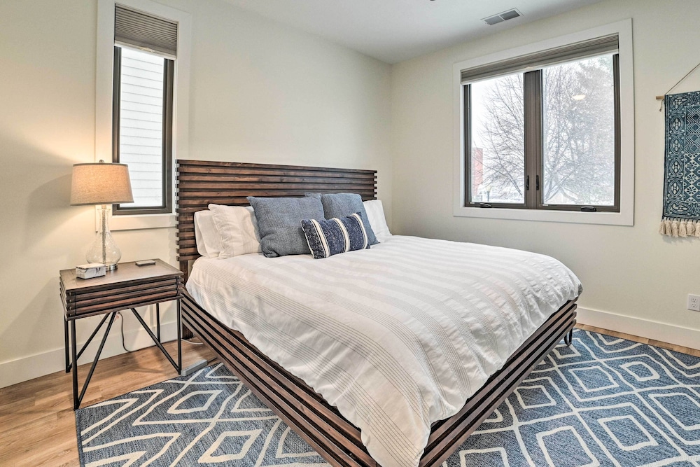 Traverse City Condo: Half Mi to Front Street! view 2