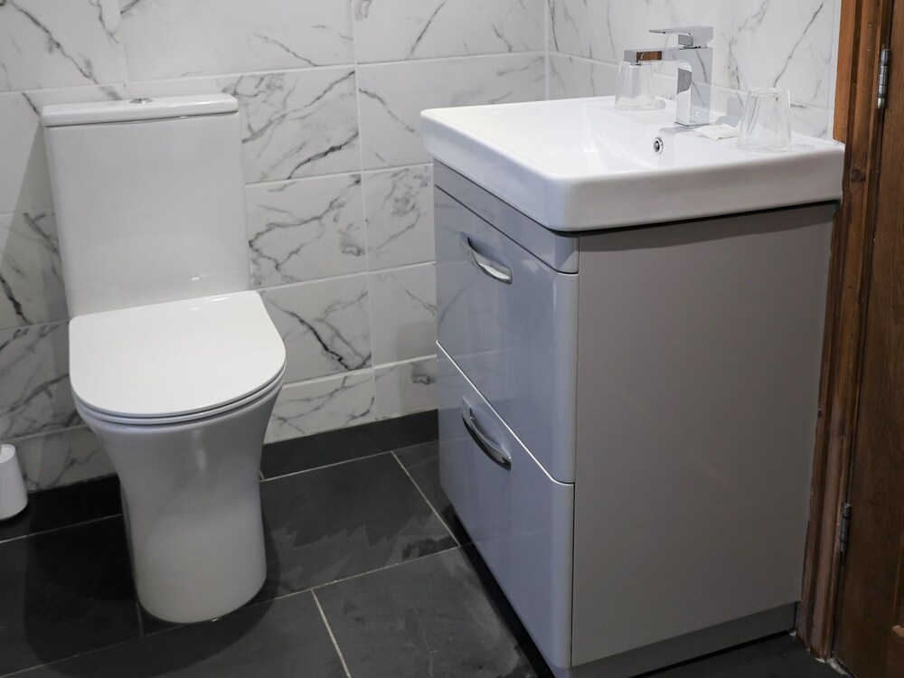 Lynton Vacations - The Penthouse Lynmouth Bay - Property Image 23