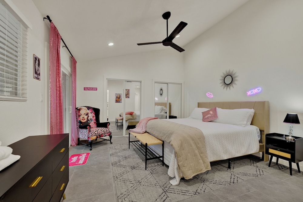 Whitewater River House - Game Room, Firepit, Walking Distance to Whitewater Amphitheater!