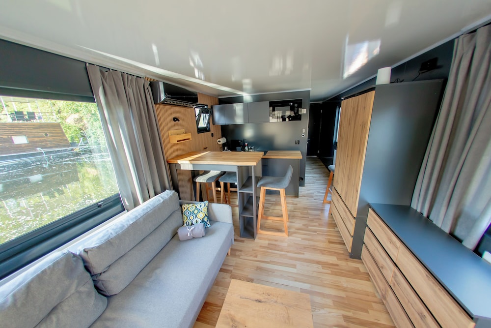 Prague Bay Houseboats