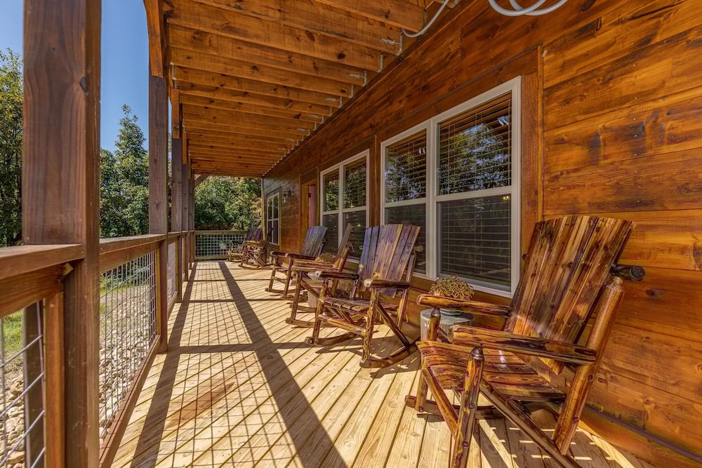 Lux Cabin Mtn Views Flat Parking Dog Friendly