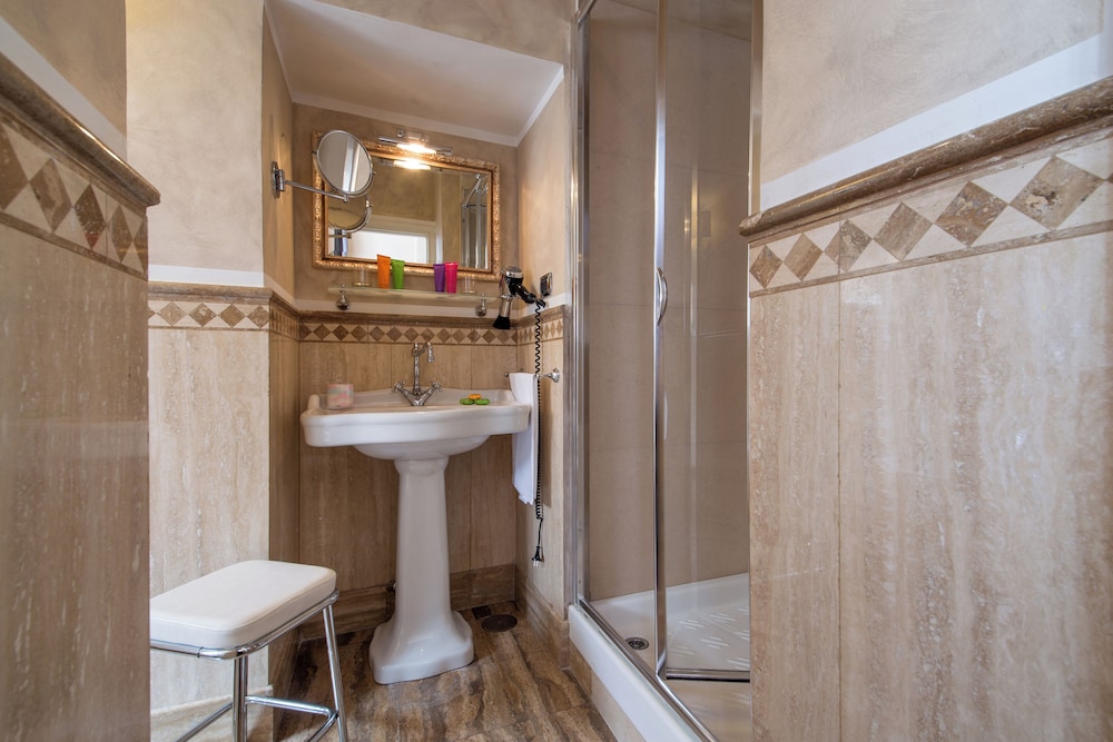 The Inn at the Spanish Steps Luxury Collection - Suite Condotti