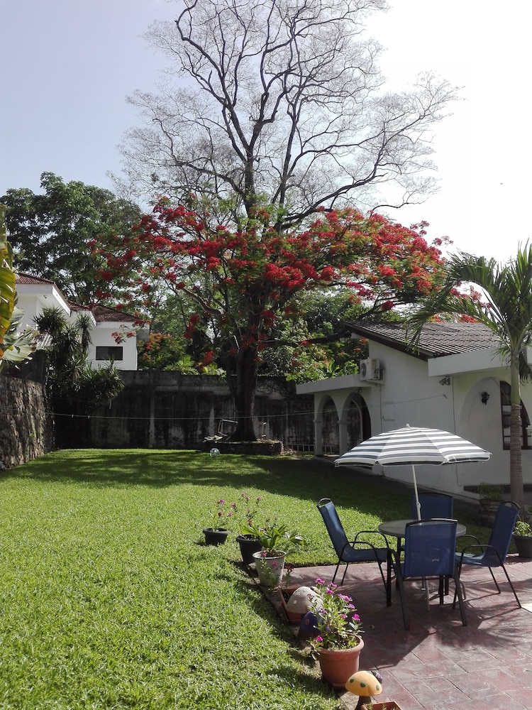 Casa Colonial Bed And Breakfast